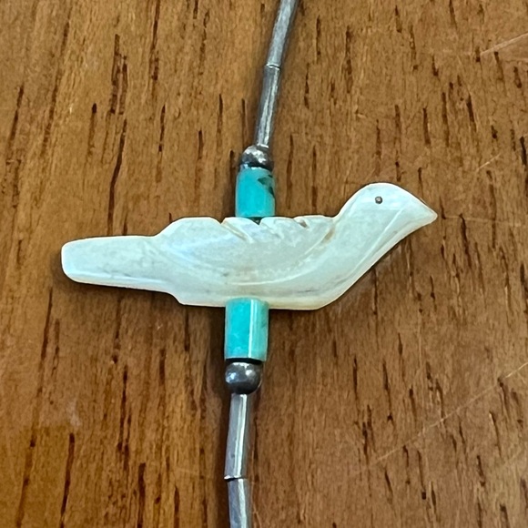 Vintage Zuni Fetish Mother of Pearl & Turquoise Liquid Silver & Heishi beads - Picture 10 of 12